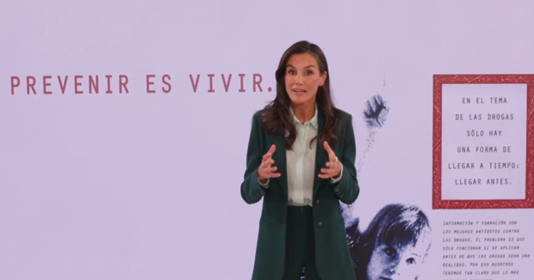 La Reina Letizia alerta de los riesgos de las adicciones para la salud mental de los jóvenes