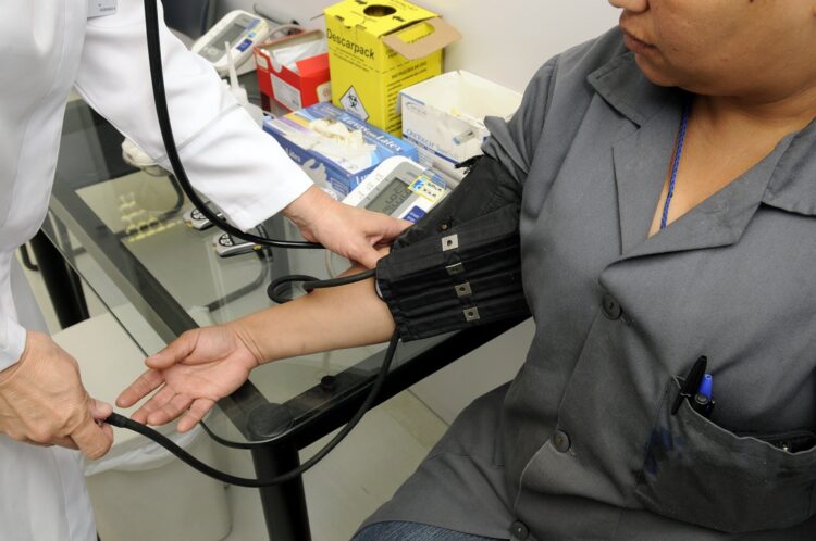 La OMS confirma que el nivel educativo influye en el riesgo de padecer hipertensión y diabetes